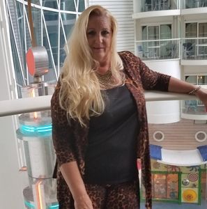 Meet your Posher, Donna